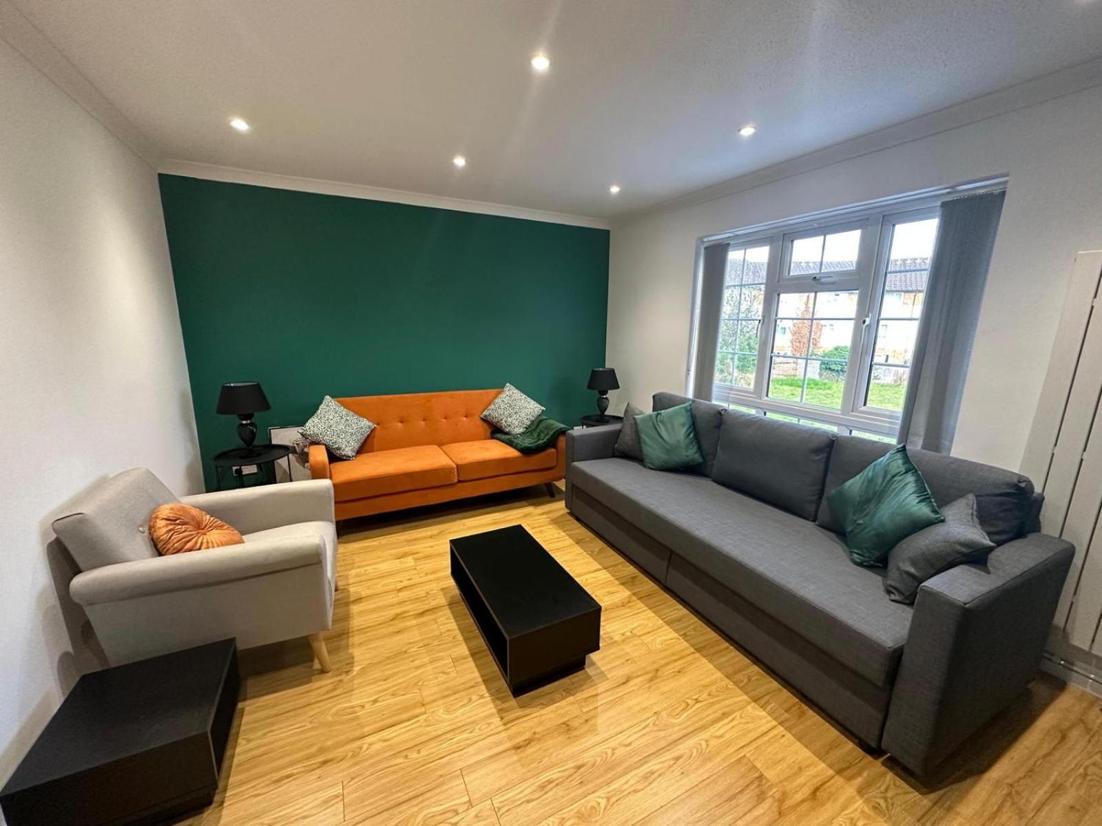 Rooms In Stylish House Milton Keynes Exterior photo